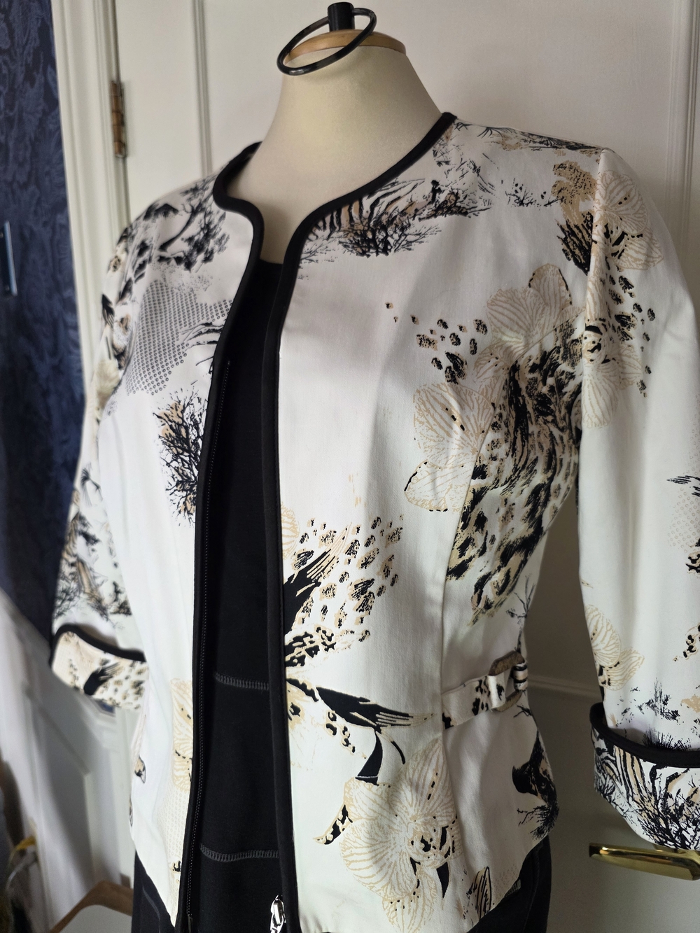 Joseph Ribkoff Leopard Print , 3/4 Sleeve Jacket -Sz 12 - career, blazer, dressy